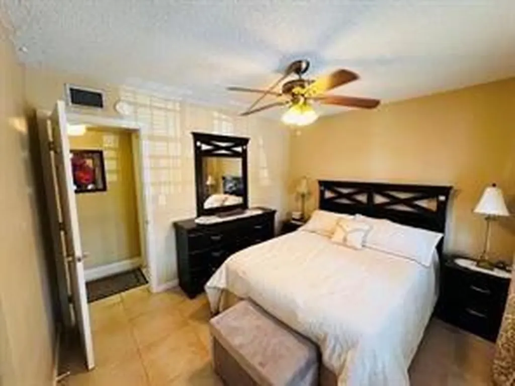 3099 NW 48th Avenue Lauderdale Lakes FL 33313