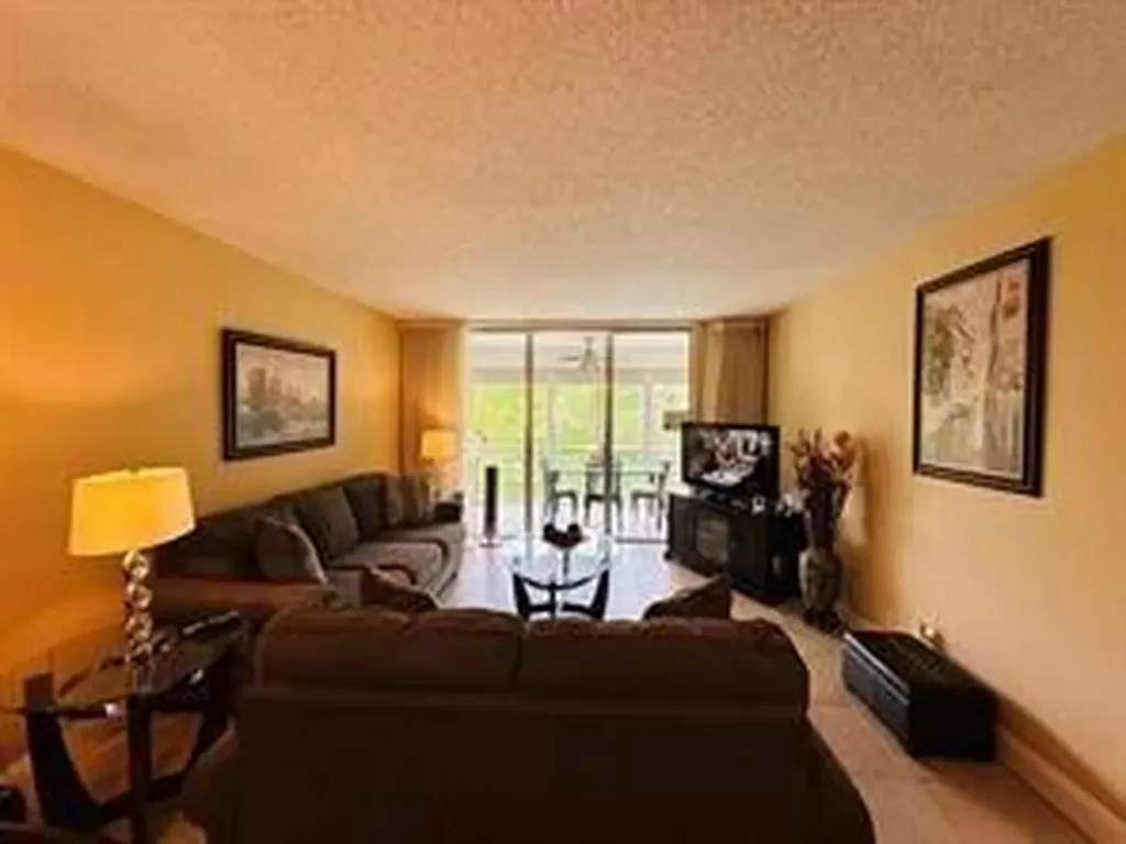 3099 NW 48th Avenue Lauderdale Lakes FL 33313