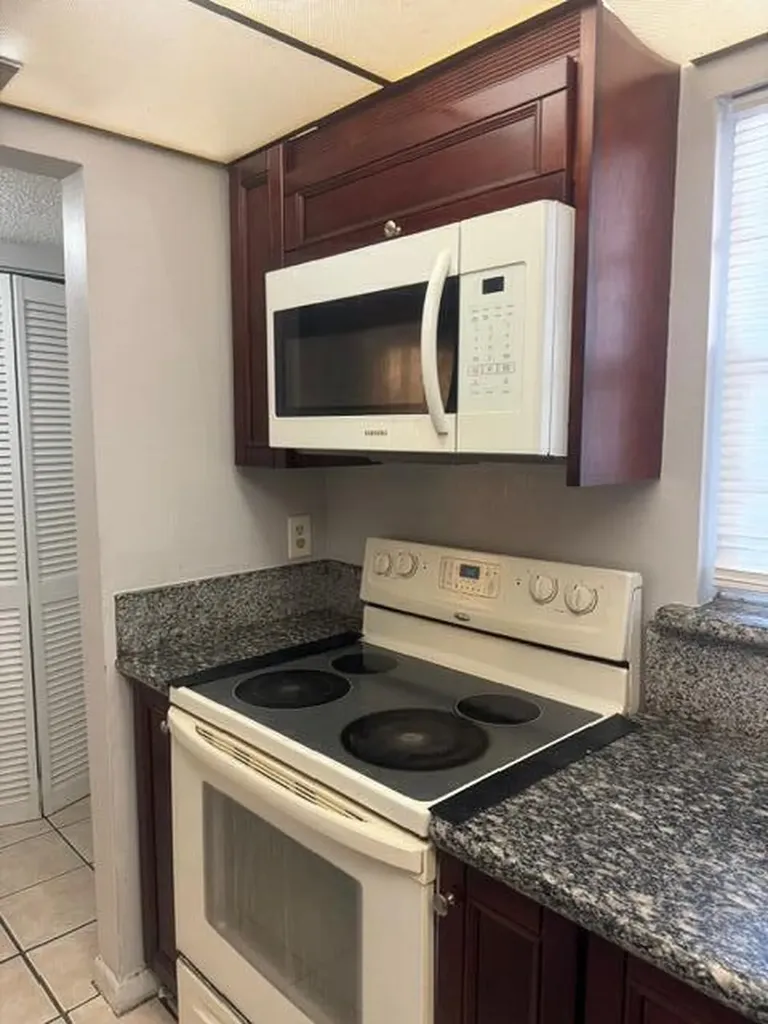 3211 NW 103rd Terrace Coral Springs FL 33065