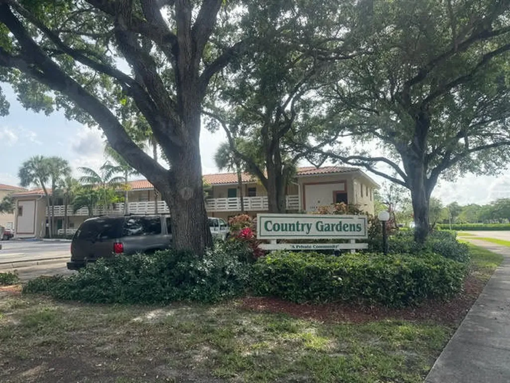 3211 NW 103rd Terrace Coral Springs FL 33065