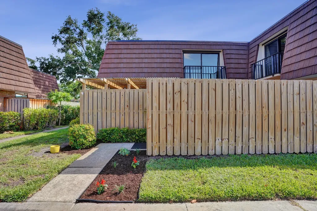1126 11th Lane Palm Beach Gardens FL 33418