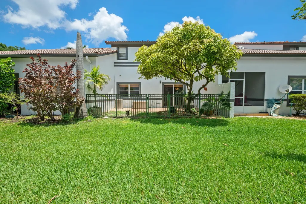 2481 NW 98th Lane Sunrise FL 33322