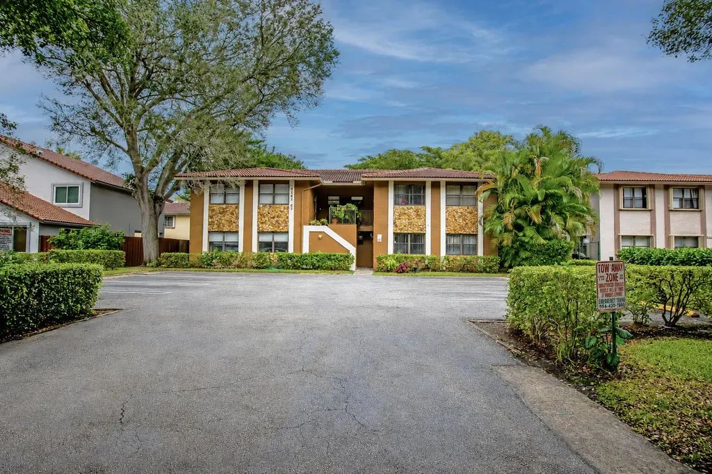 4163 NW 114th Terrace Coral Springs FL 33065