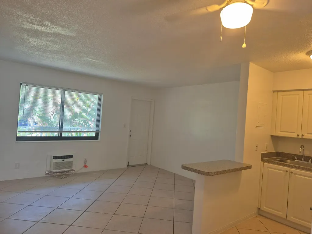 1960 NE 48 Street Pompano Beach FL 33064