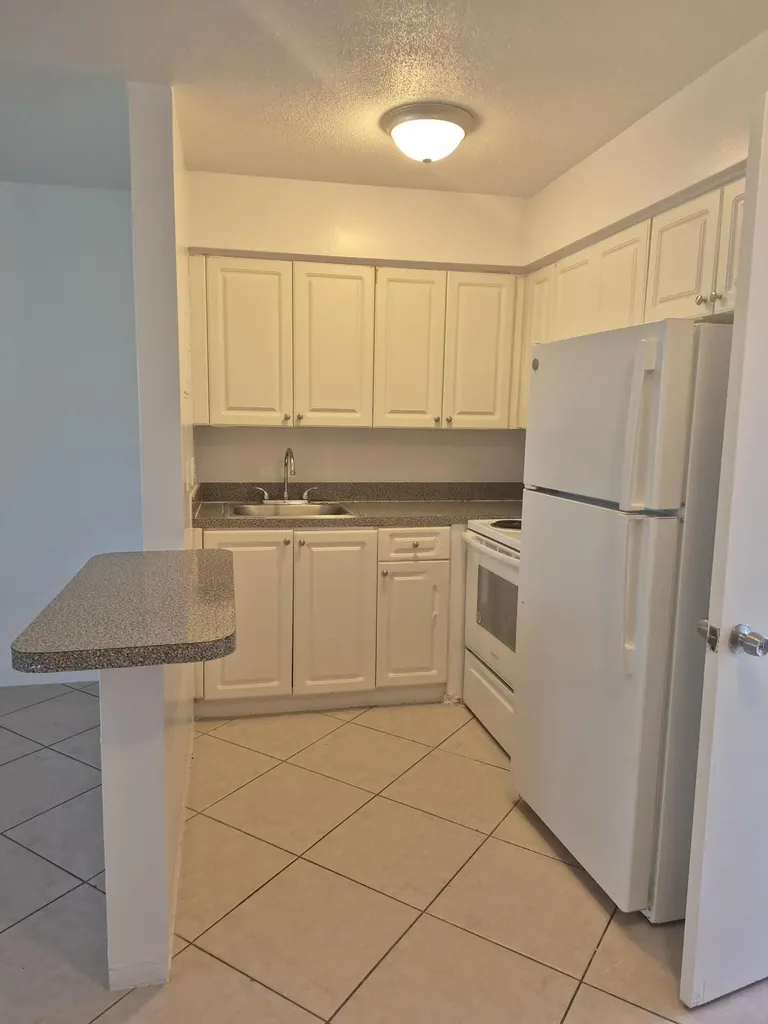 1960 NE 48 Street Pompano Beach FL 33064