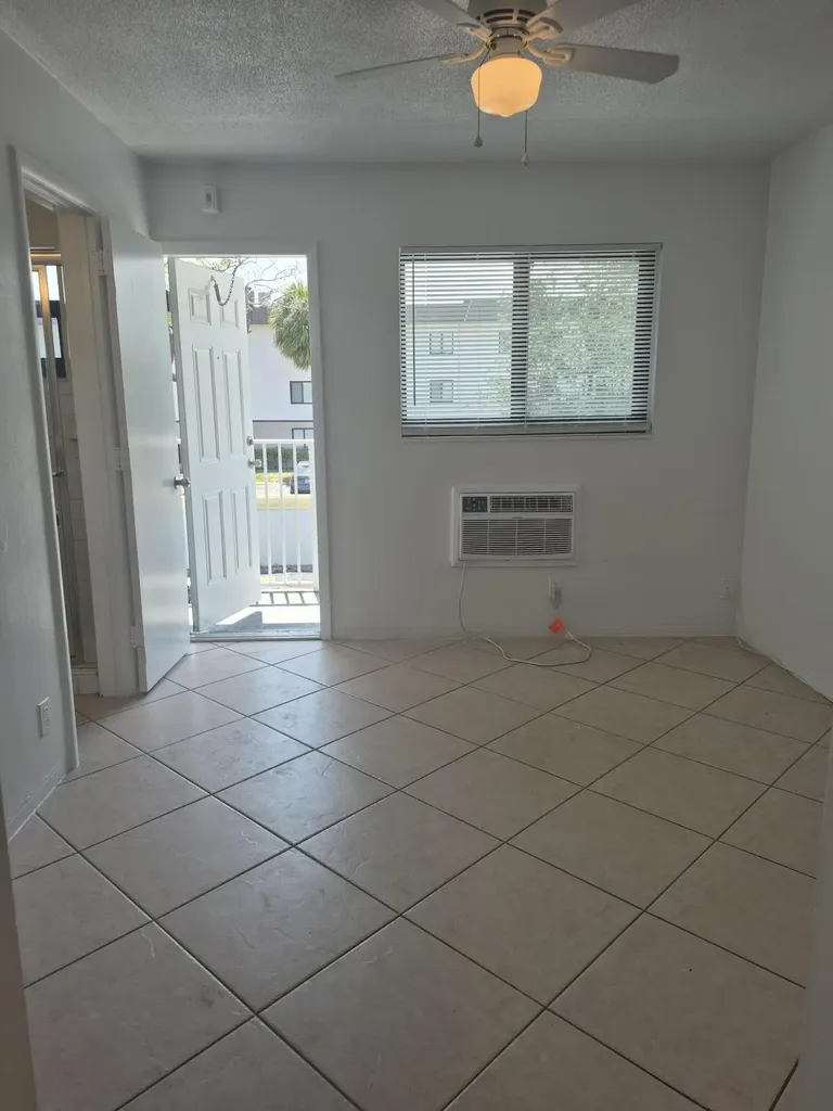 1960 NE 48 Street Pompano Beach FL 33064