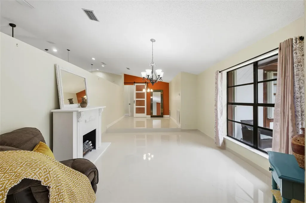 10949 NW 1st Manor Coral Springs FL 33071