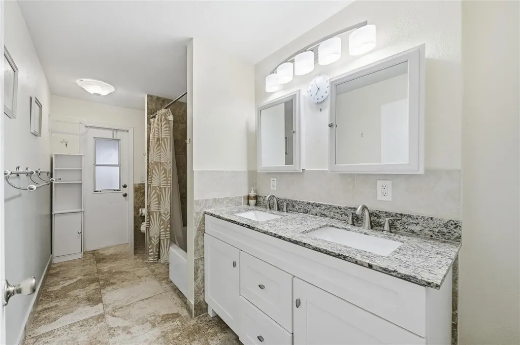 10949 NW 1st Manor Coral Springs FL 33071