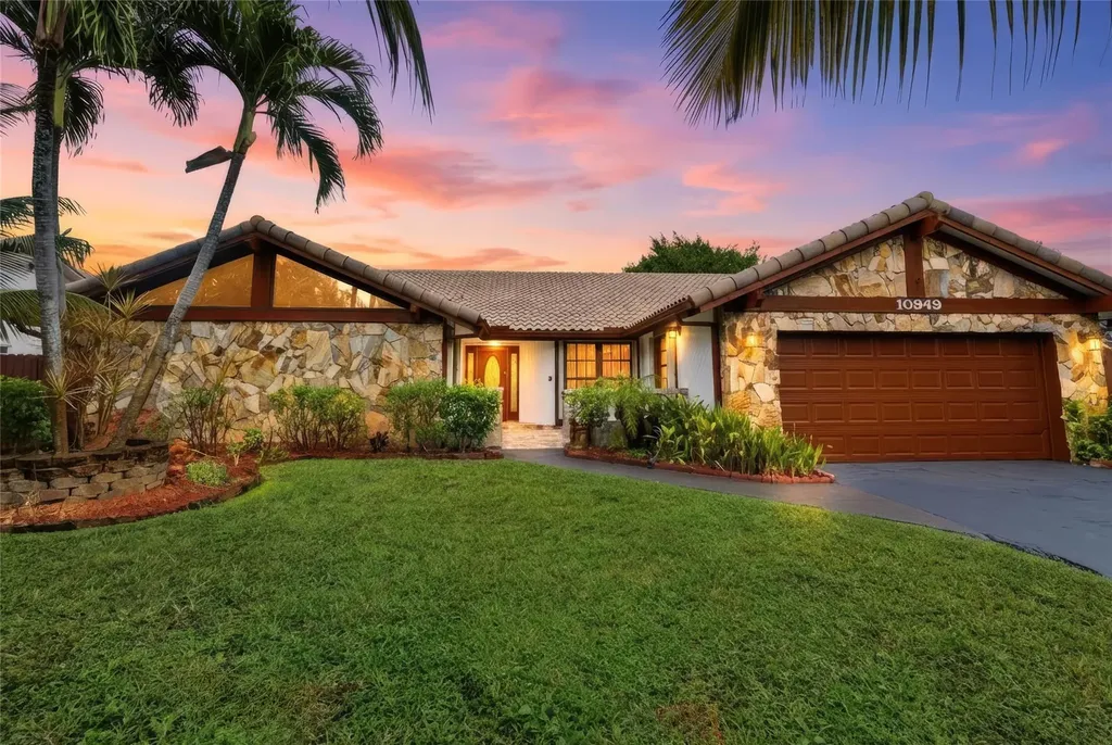 10949 NW 1st Manor Coral Springs FL 33071