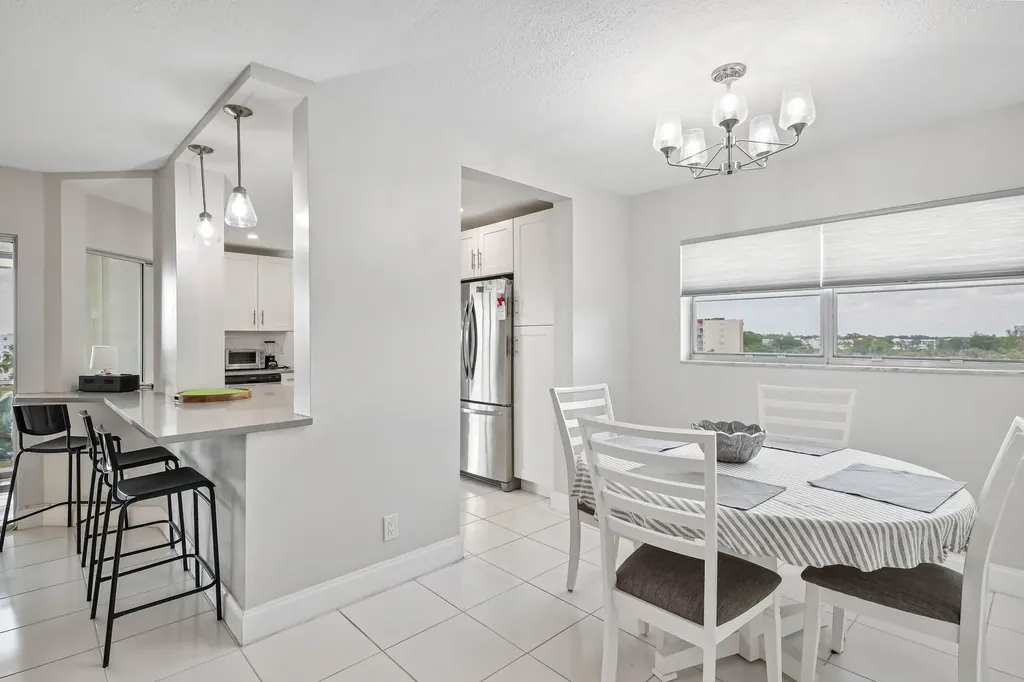 3661 Via Poinciana Greenacres FL 33467