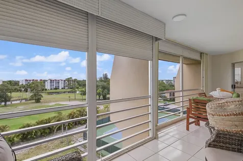 3661 Via Poinciana Greenacres FL 33467
