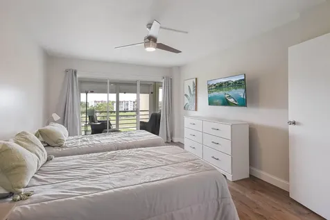 3661 Via Poinciana Greenacres FL 33467