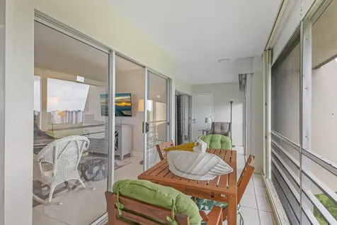 3661 Via Poinciana Greenacres FL 33467