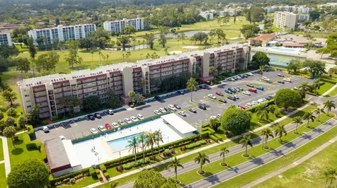 3661 Via Poinciana Greenacres FL 33467
