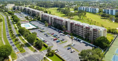 3661 Via Poinciana Greenacres FL 33467