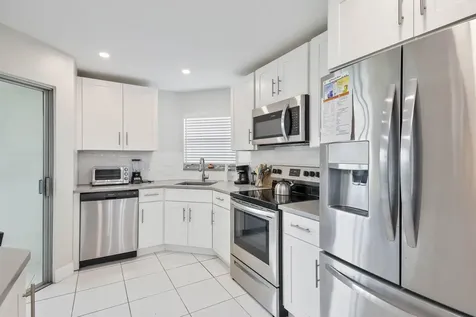 3661 Via Poinciana Greenacres FL 33467