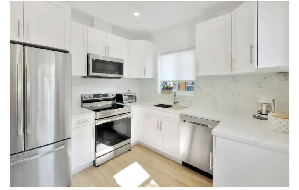 7825 Byron Avenue Miami Beach FL 33141
