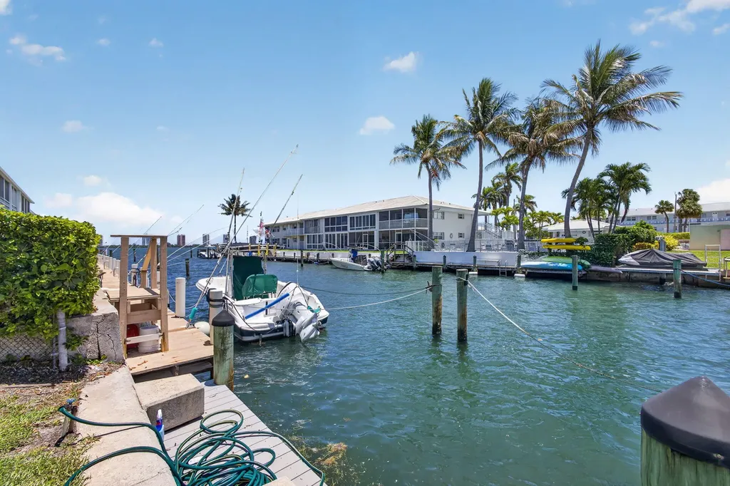 110 Wettaw Lane North Palm Beach FL 33408