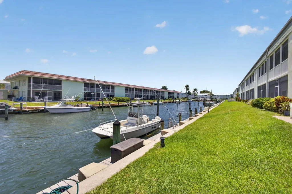 110 Wettaw Lane North Palm Beach FL 33408
