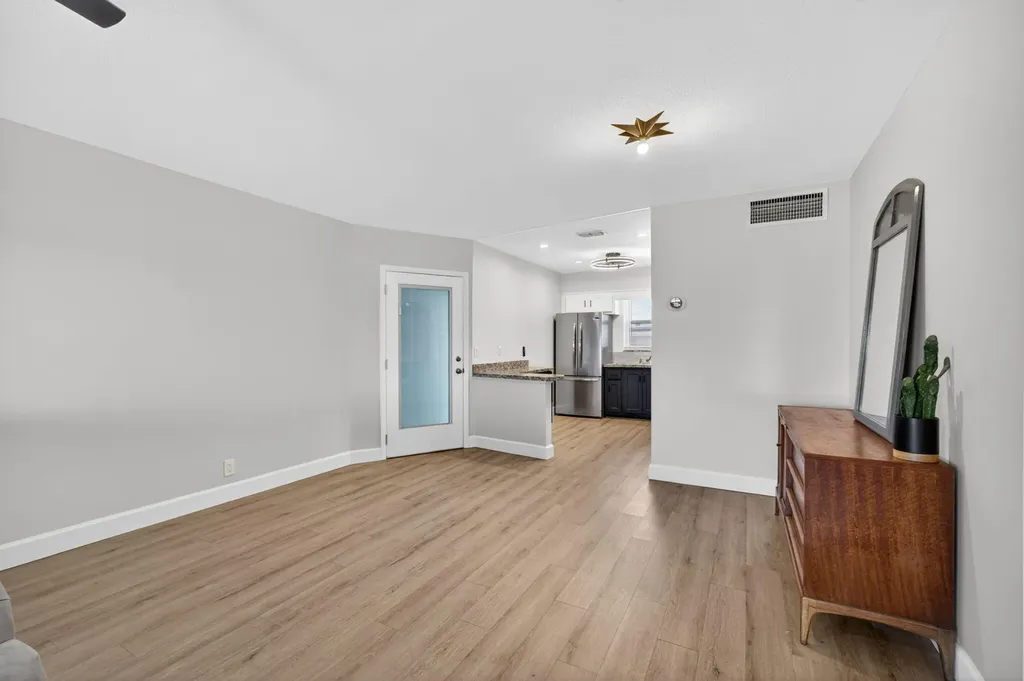 110 Wettaw Lane North Palm Beach FL 33408