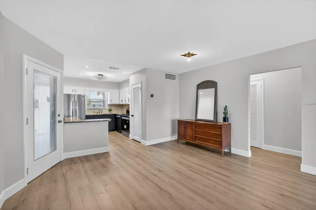 110 Wettaw Lane North Palm Beach FL 33408