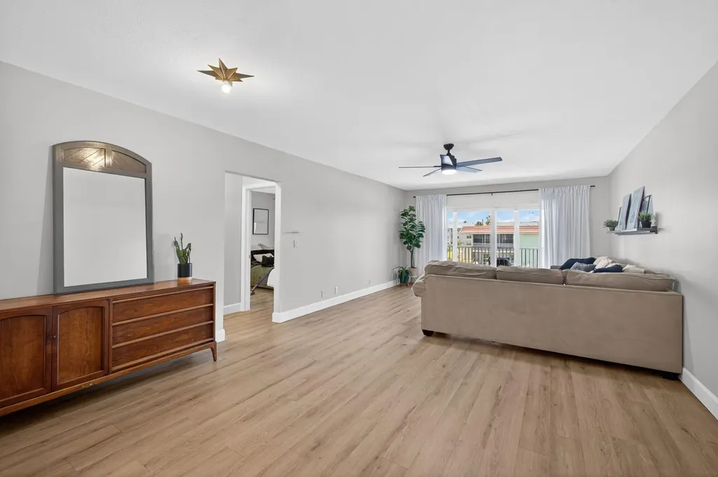 110 Wettaw Lane North Palm Beach FL 33408