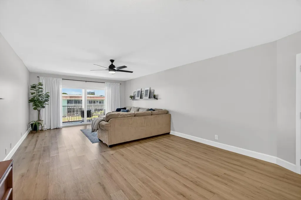110 Wettaw Lane North Palm Beach FL 33408