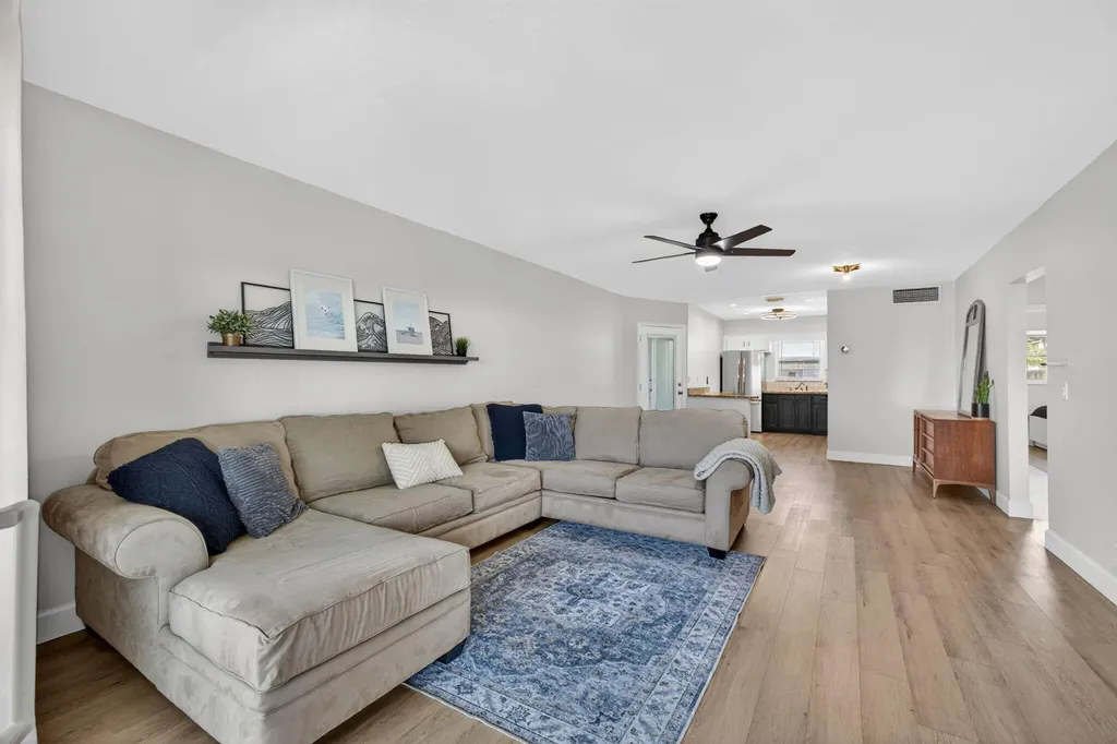 110 Wettaw Lane North Palm Beach FL 33408
