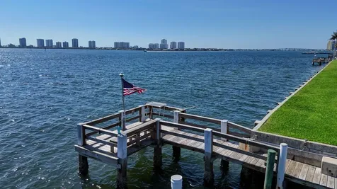 110 Wettaw Lane North Palm Beach FL 33408