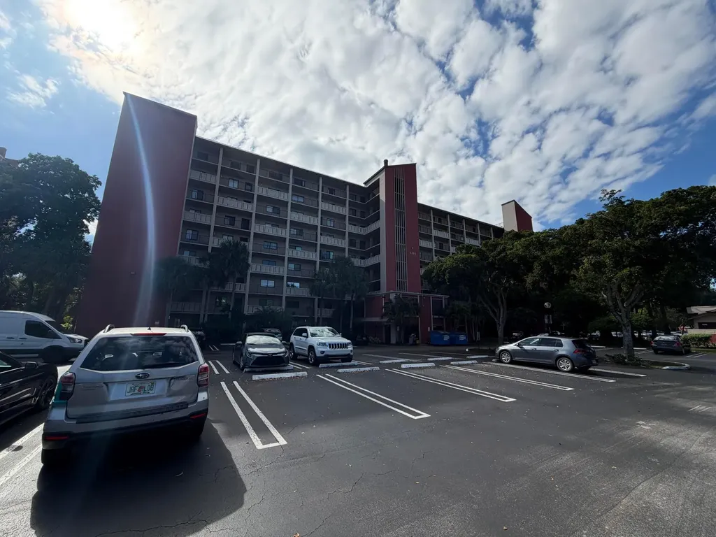 2202 S Cypress Bend Drive Pompano Beach FL 33069