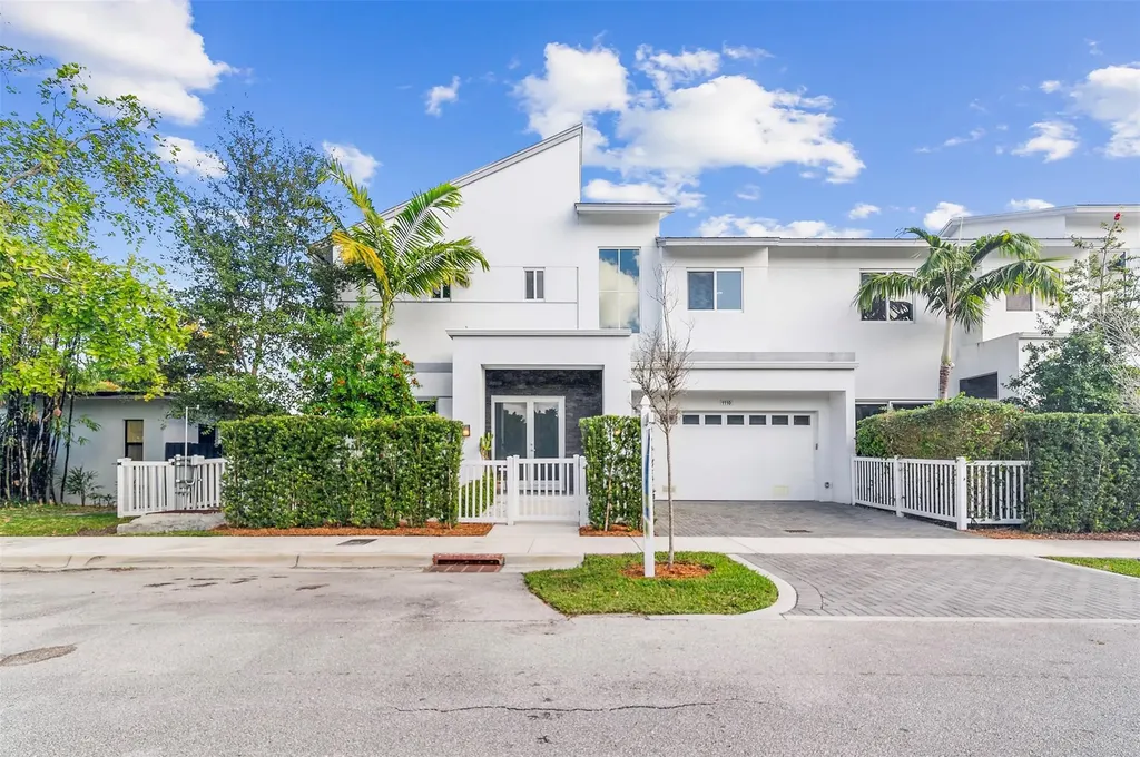 1110 NE 14th Avenue Fort Lauderdale FL 33304