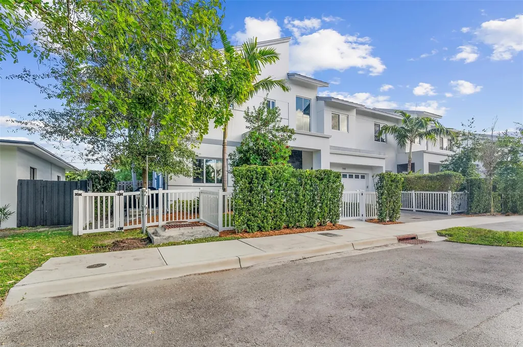 1110 NE 14th Avenue Fort Lauderdale FL 33304