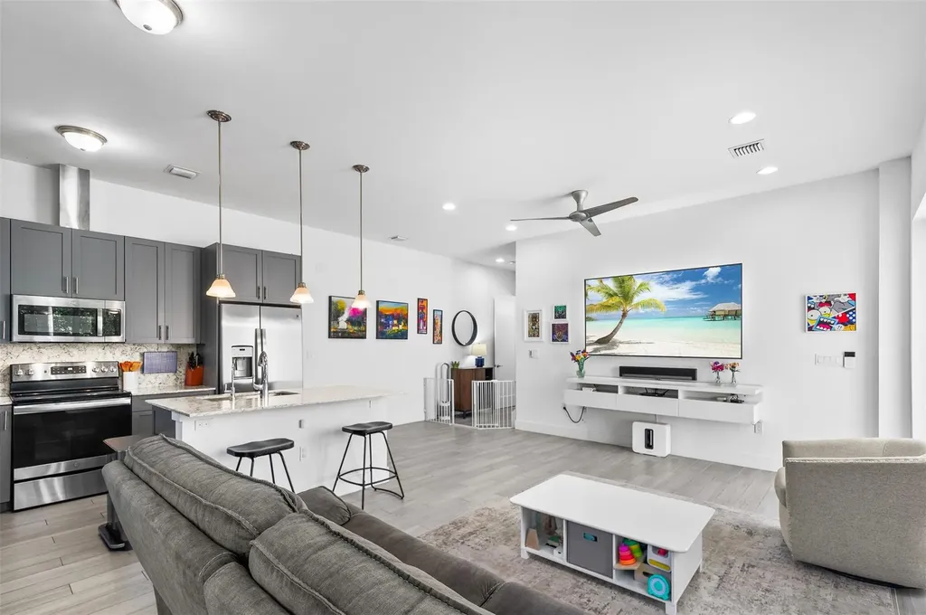 1110 NE 14th Avenue Fort Lauderdale FL 33304