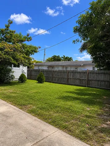 2104 Dock Street West Palm Beach FL 33401