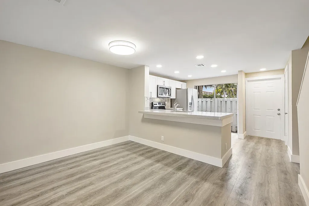 2747 NE 15th Street Pompano Beach FL 33062