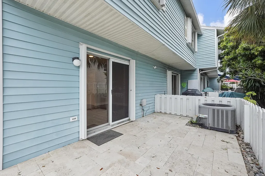 2747 NE 15th Street Pompano Beach FL 33062