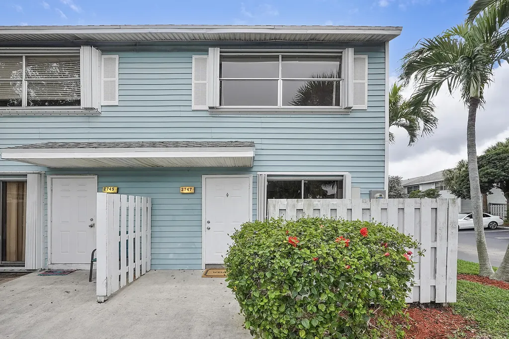 2747 NE 15th Street Pompano Beach FL 33062