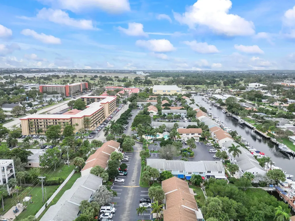 2747 NE 15th Street Pompano Beach FL 33062