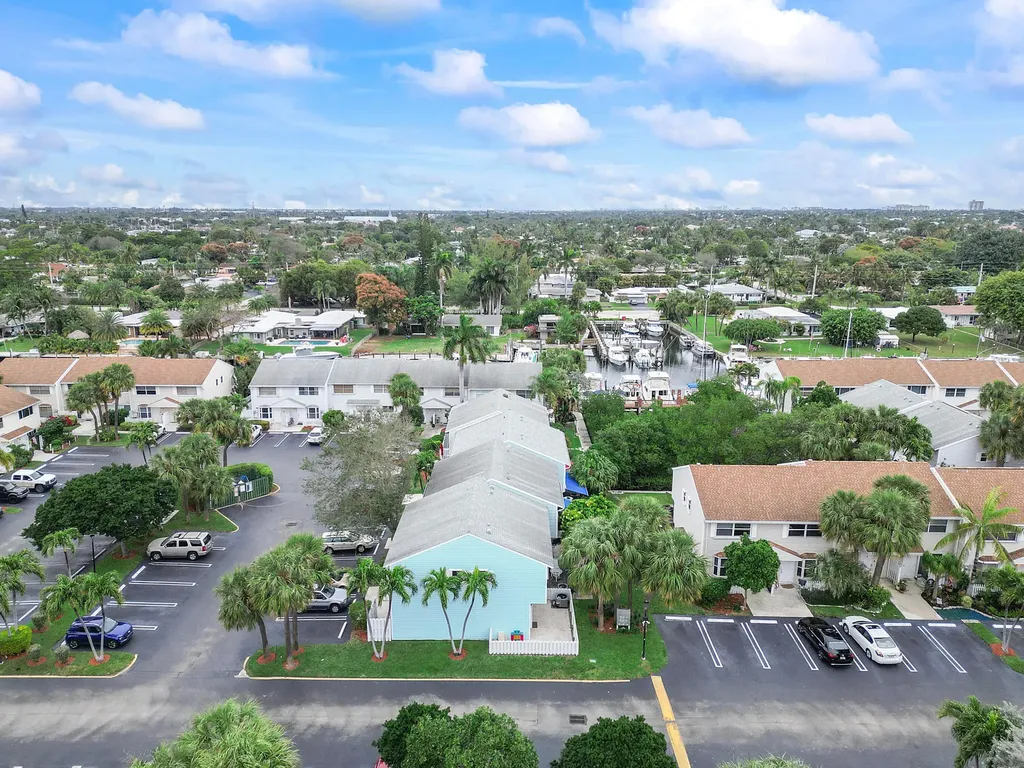 2747 NE 15th Street Pompano Beach FL 33062