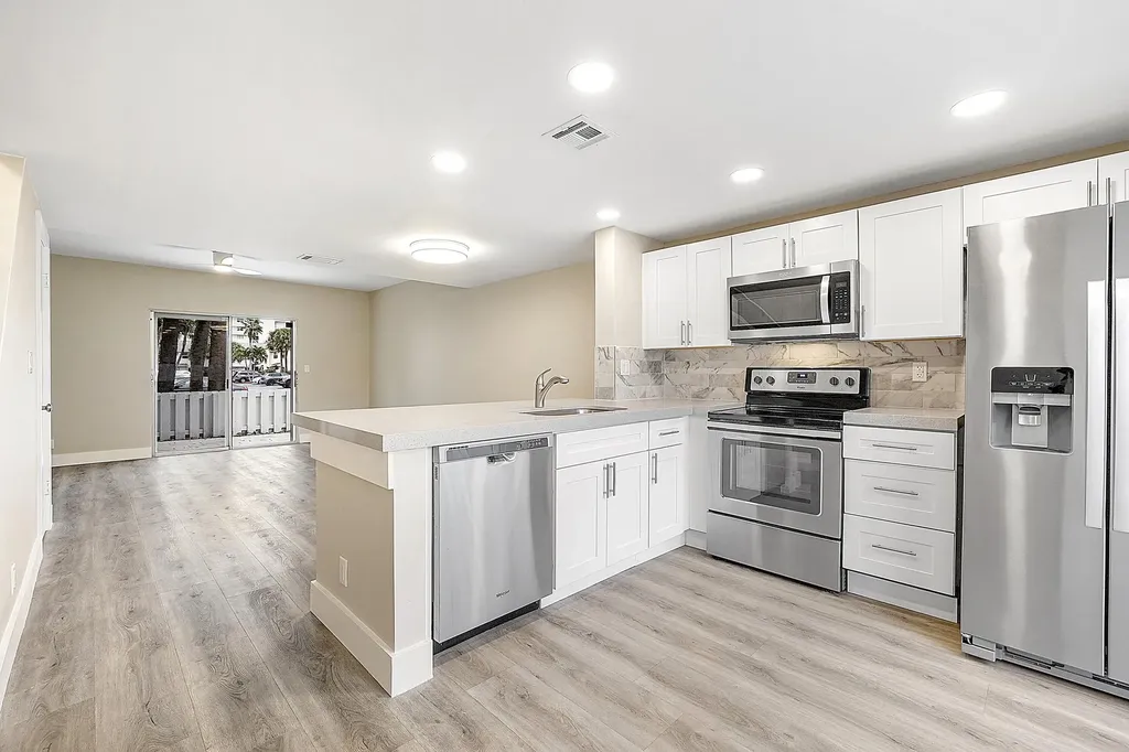 2747 NE 15th Street Pompano Beach FL 33062