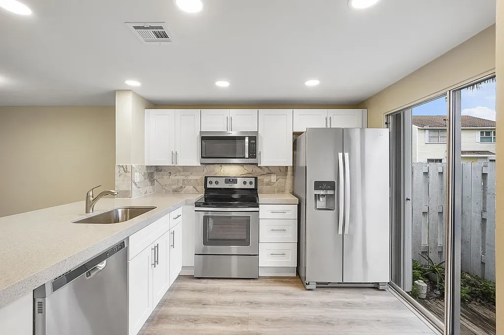 2747 NE 15th Street Pompano Beach FL 33062