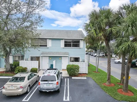 2747 NE 15th Street Pompano Beach FL 33062