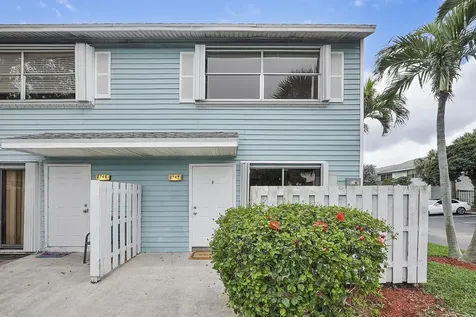 2747 NE 15th Street Pompano Beach FL 33062