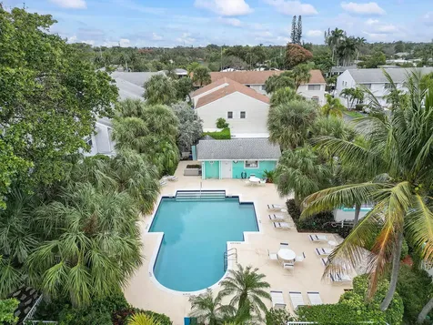 2747 NE 15th Street Pompano Beach FL 33062