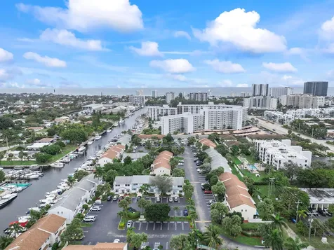 2747 NE 15th Street Pompano Beach FL 33062