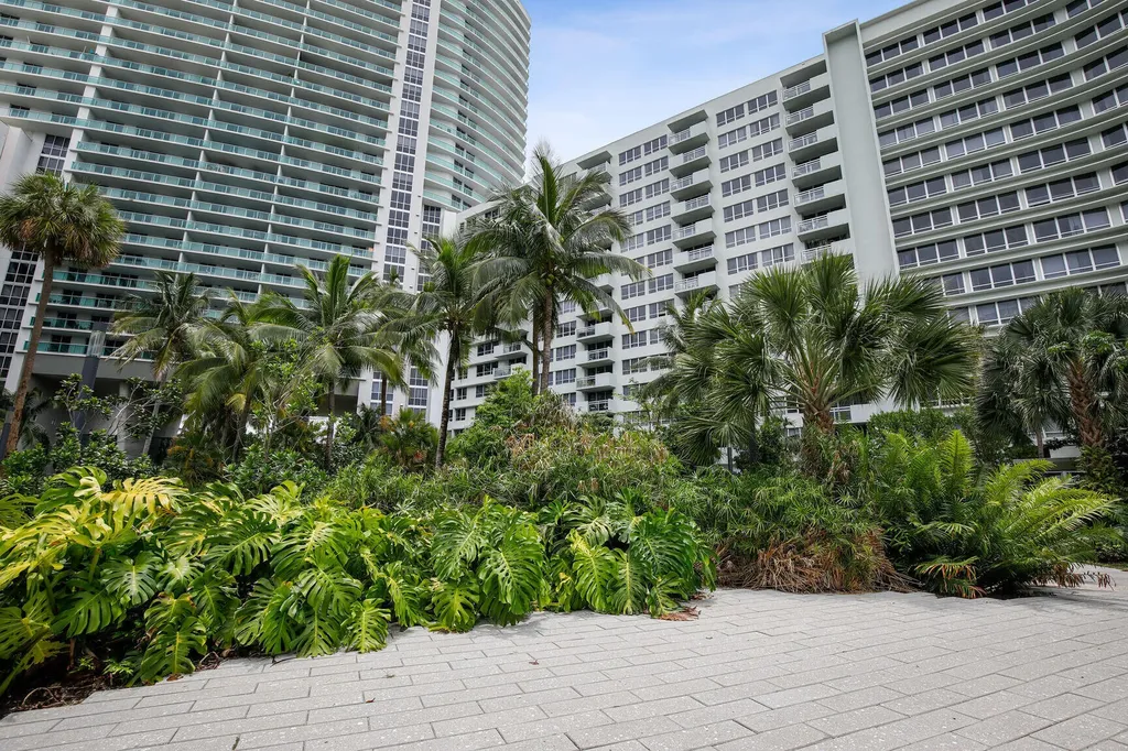 1500 Bay Road Miami Beach FL 33139
