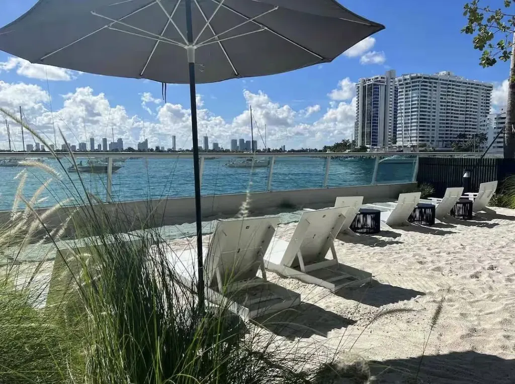 1500 Bay Road Miami Beach FL 33139