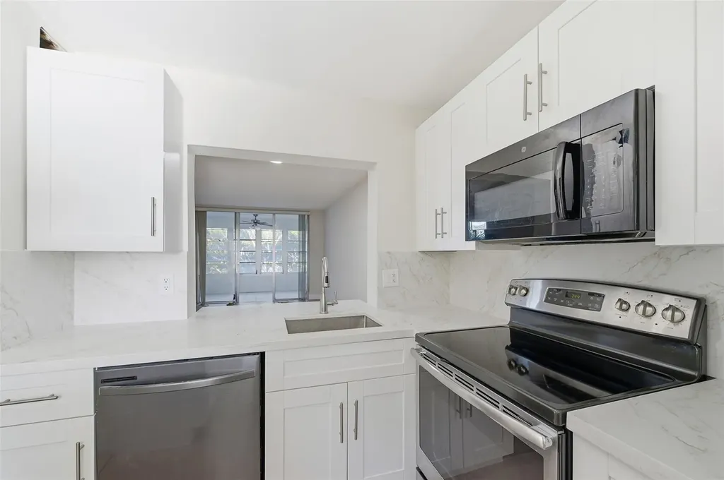 9430 Poinciana Place Davie FL 33324