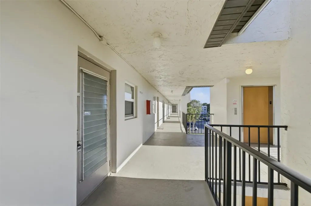 9430 Poinciana Place Davie FL 33324