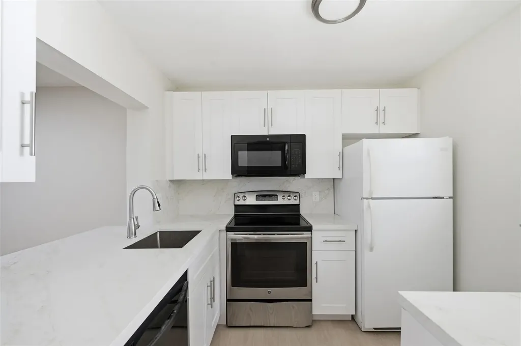 9430 Poinciana Place Davie FL 33324